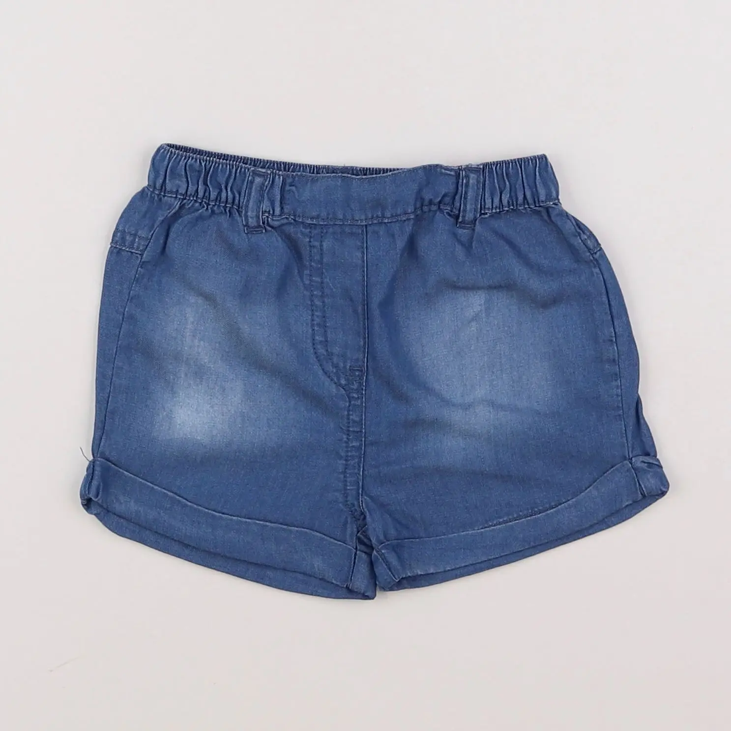 Short bleu