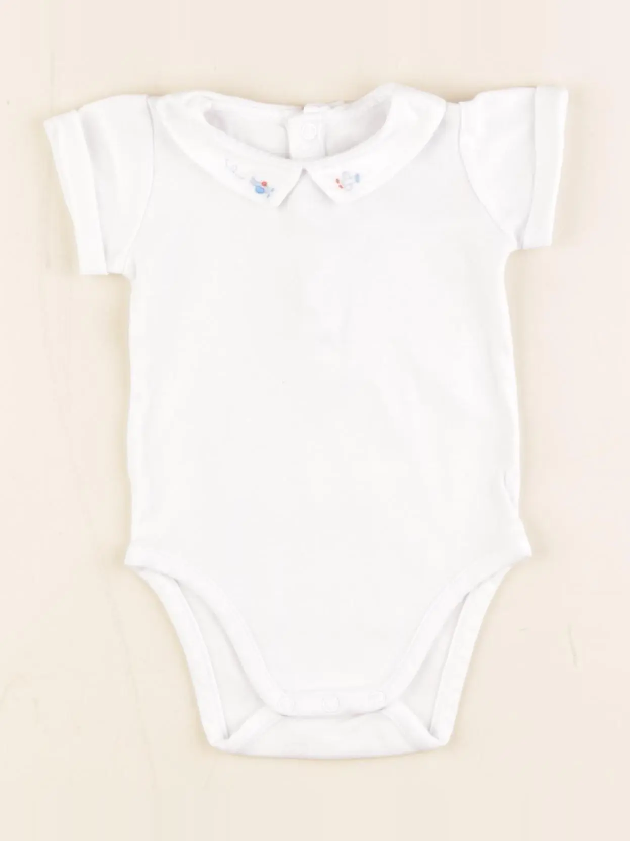 Body à col blanc