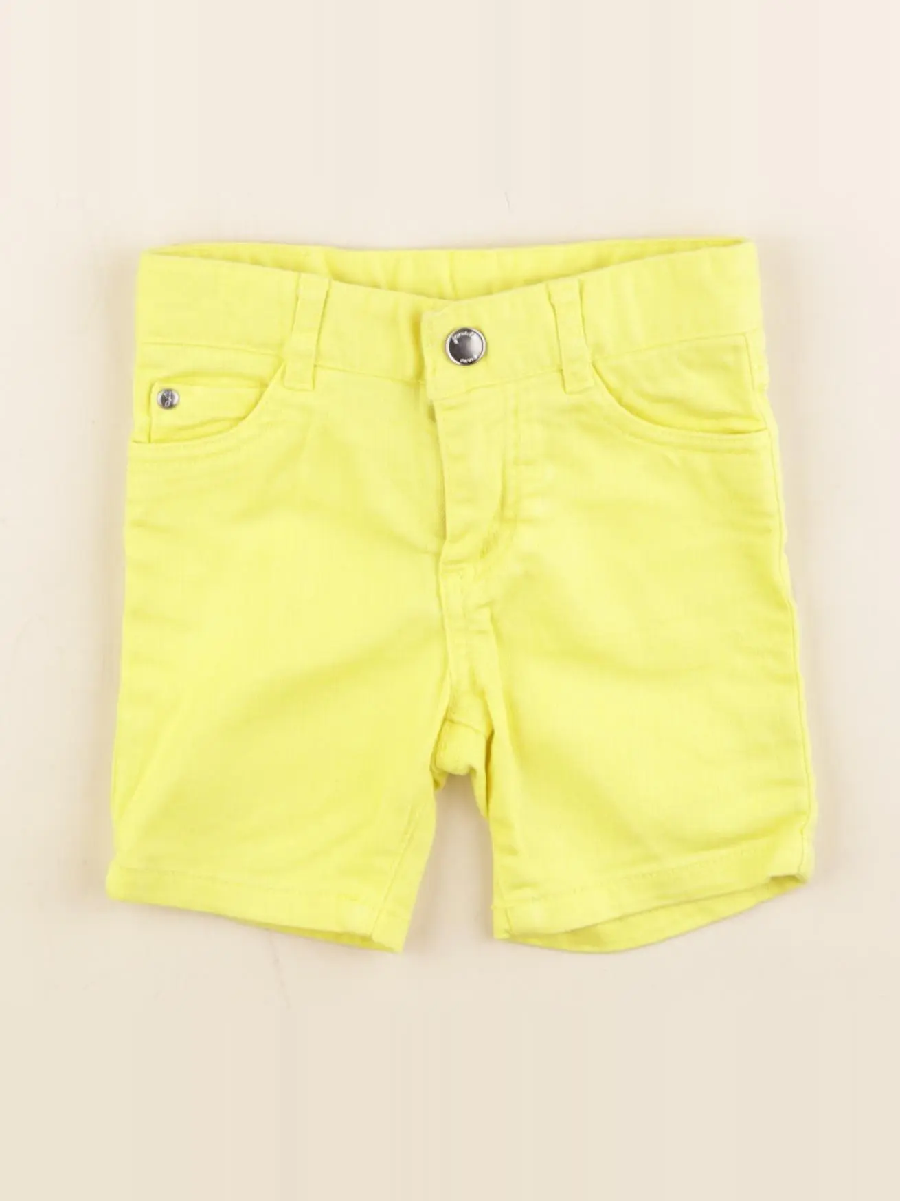 Short jaune