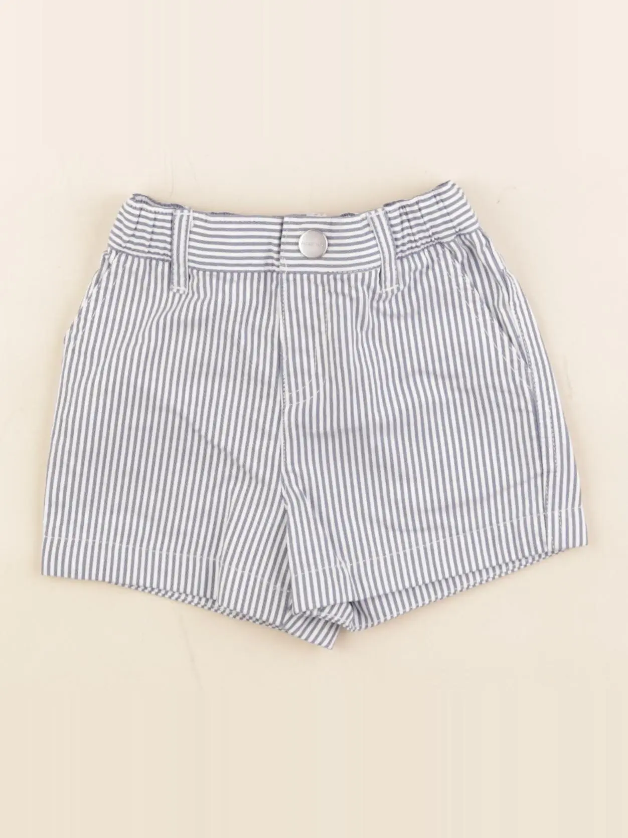 Short bleu