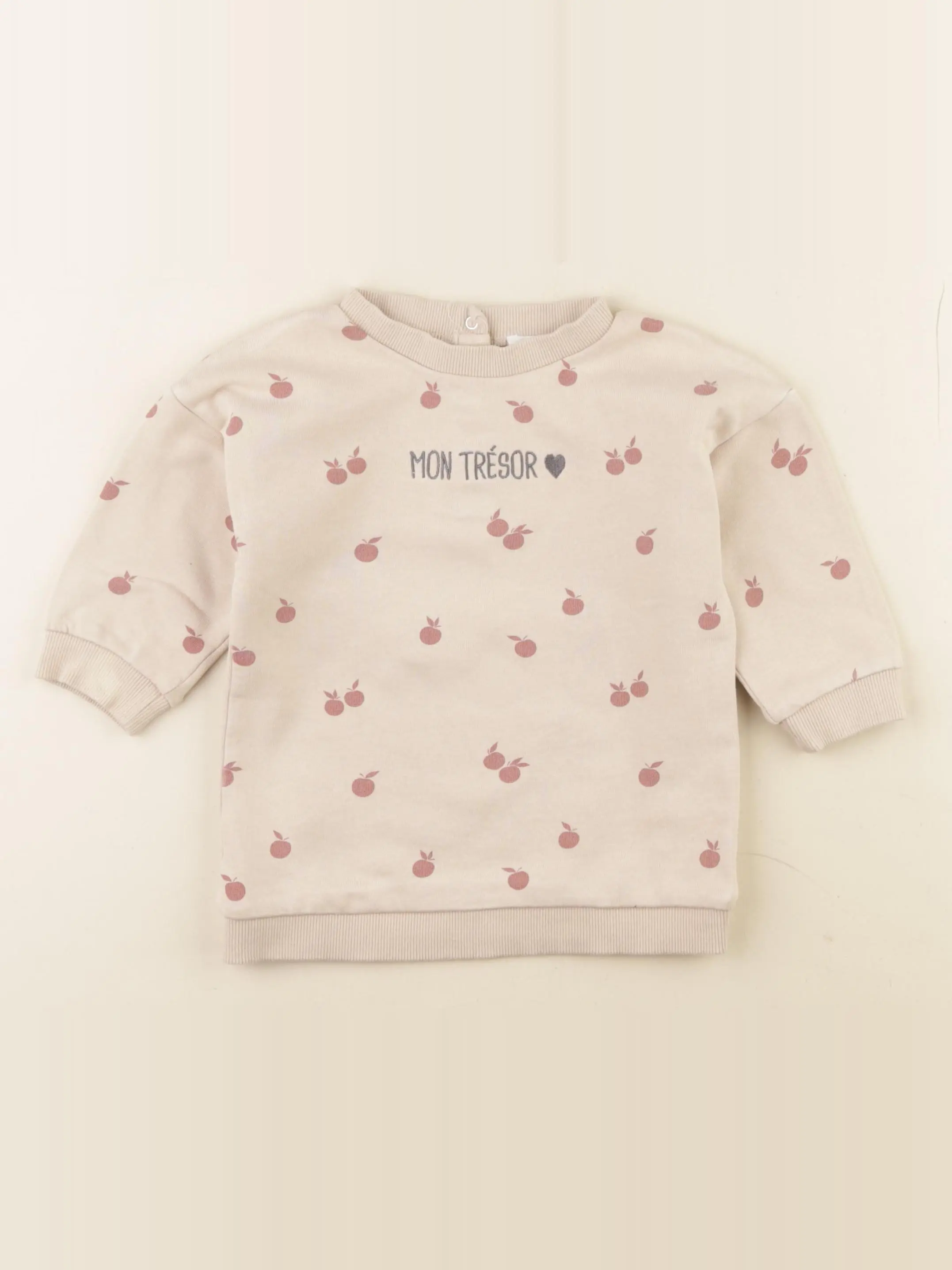 Robe beige, rose