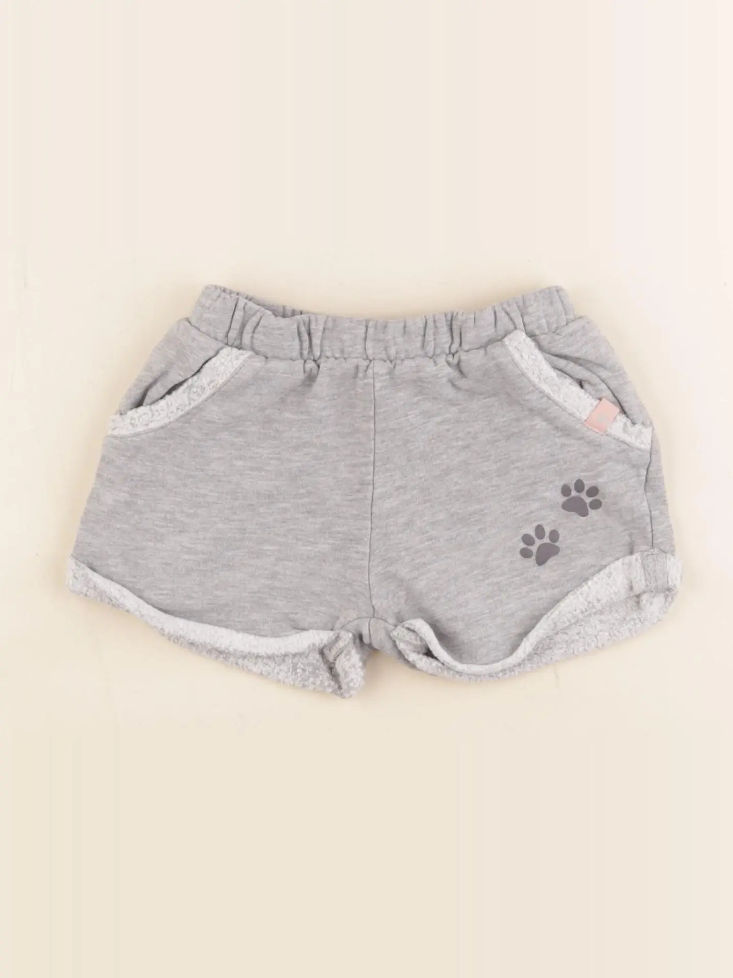 Short gris