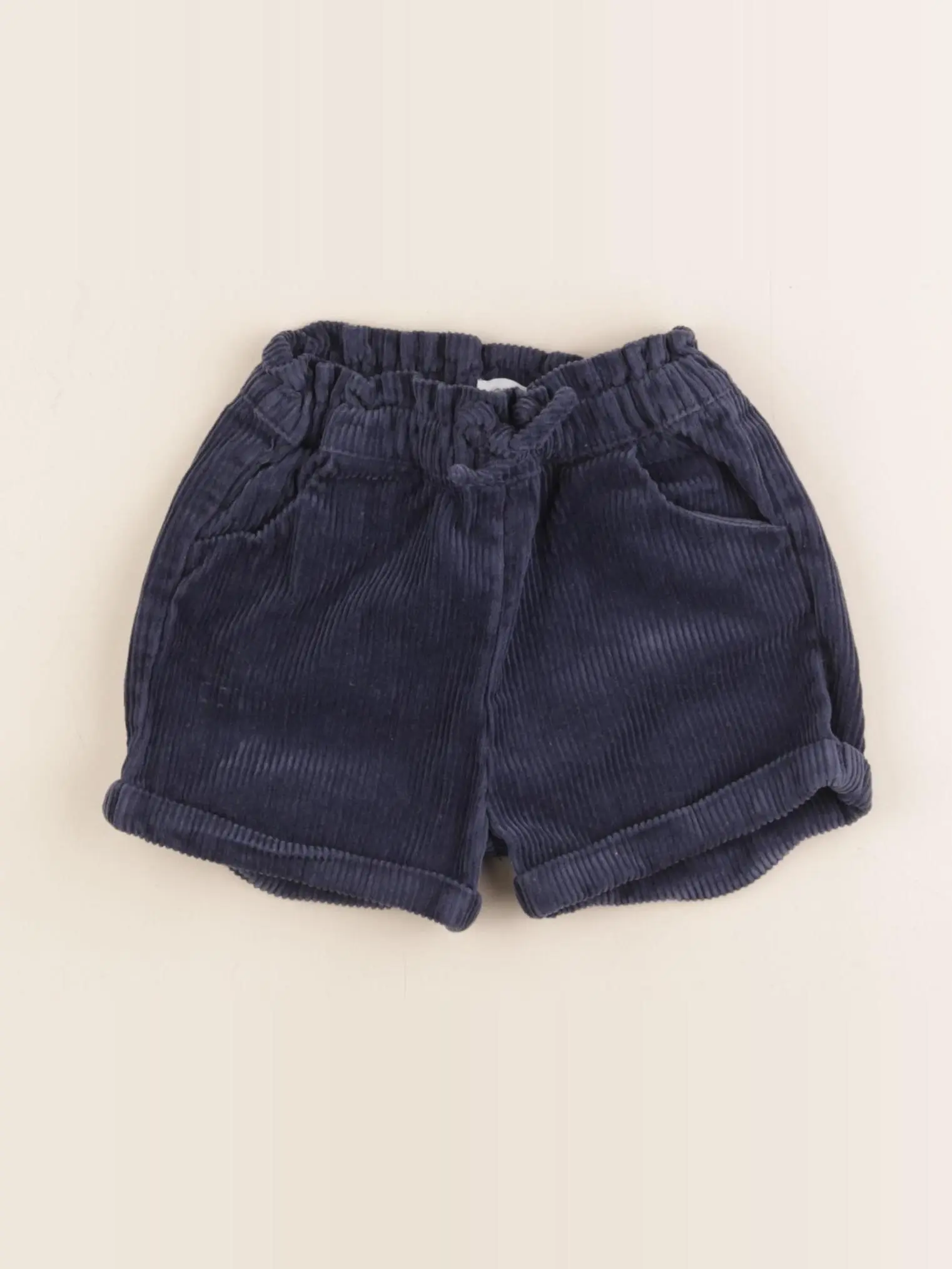 Short bleu