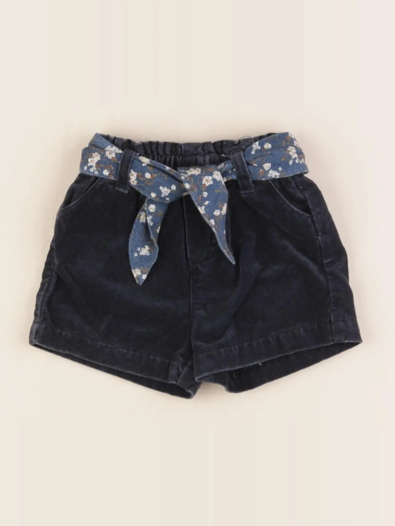 Short bleu