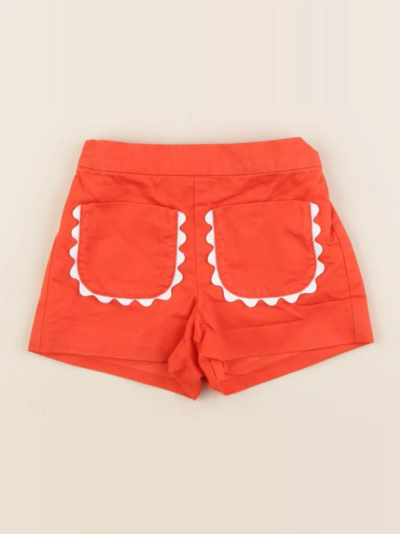 Short rouge