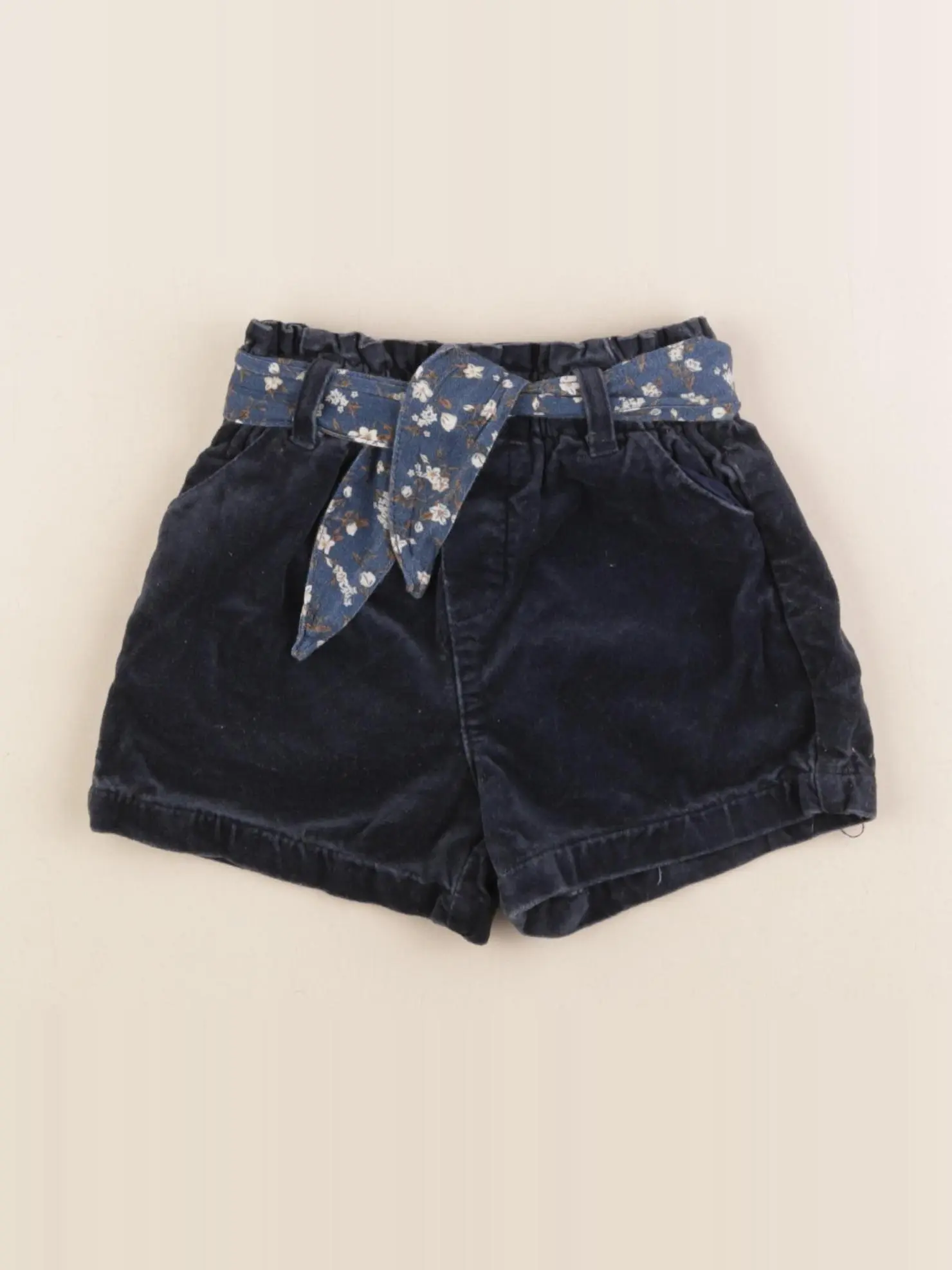 Short bleu