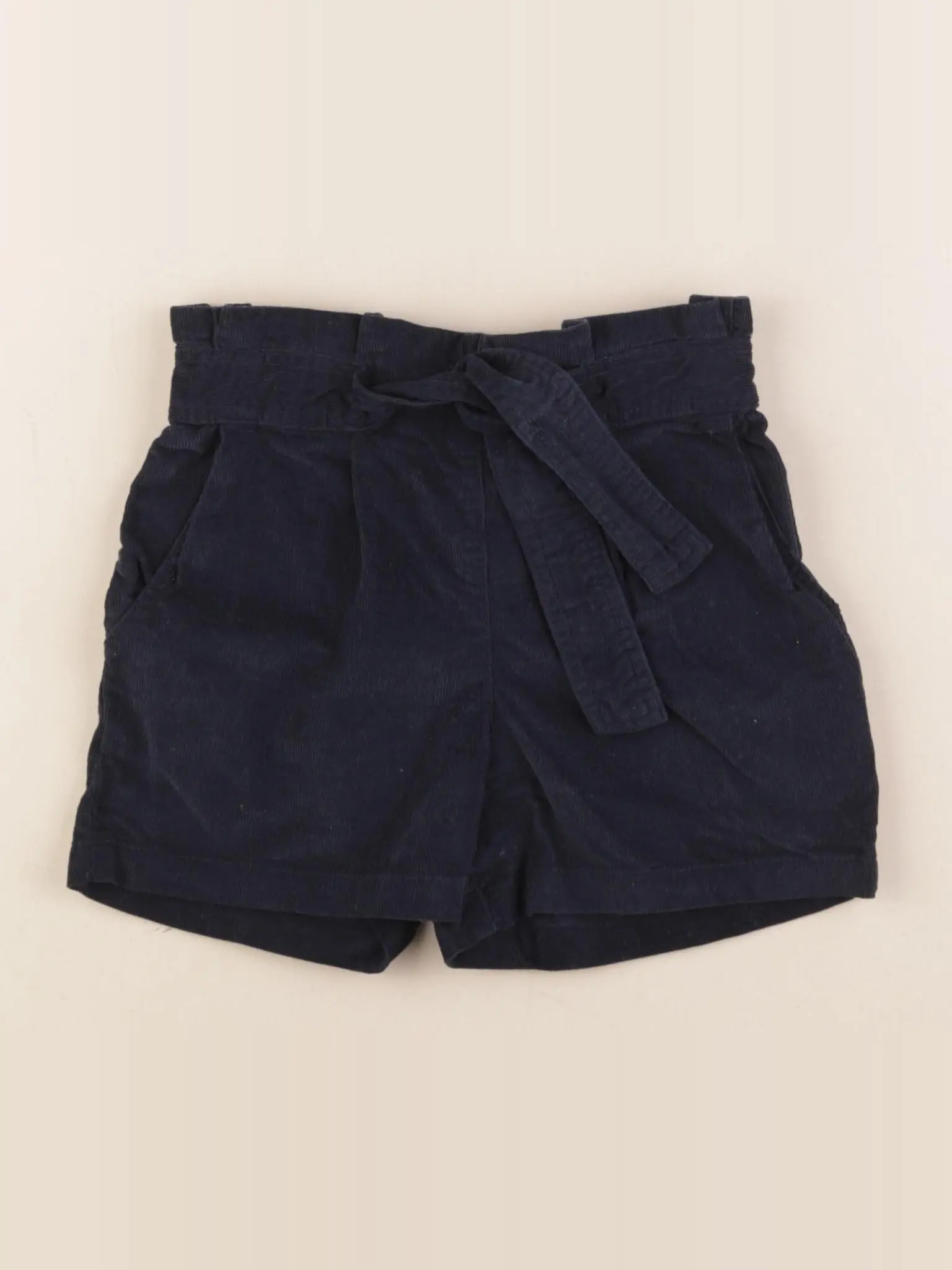 Short bleu