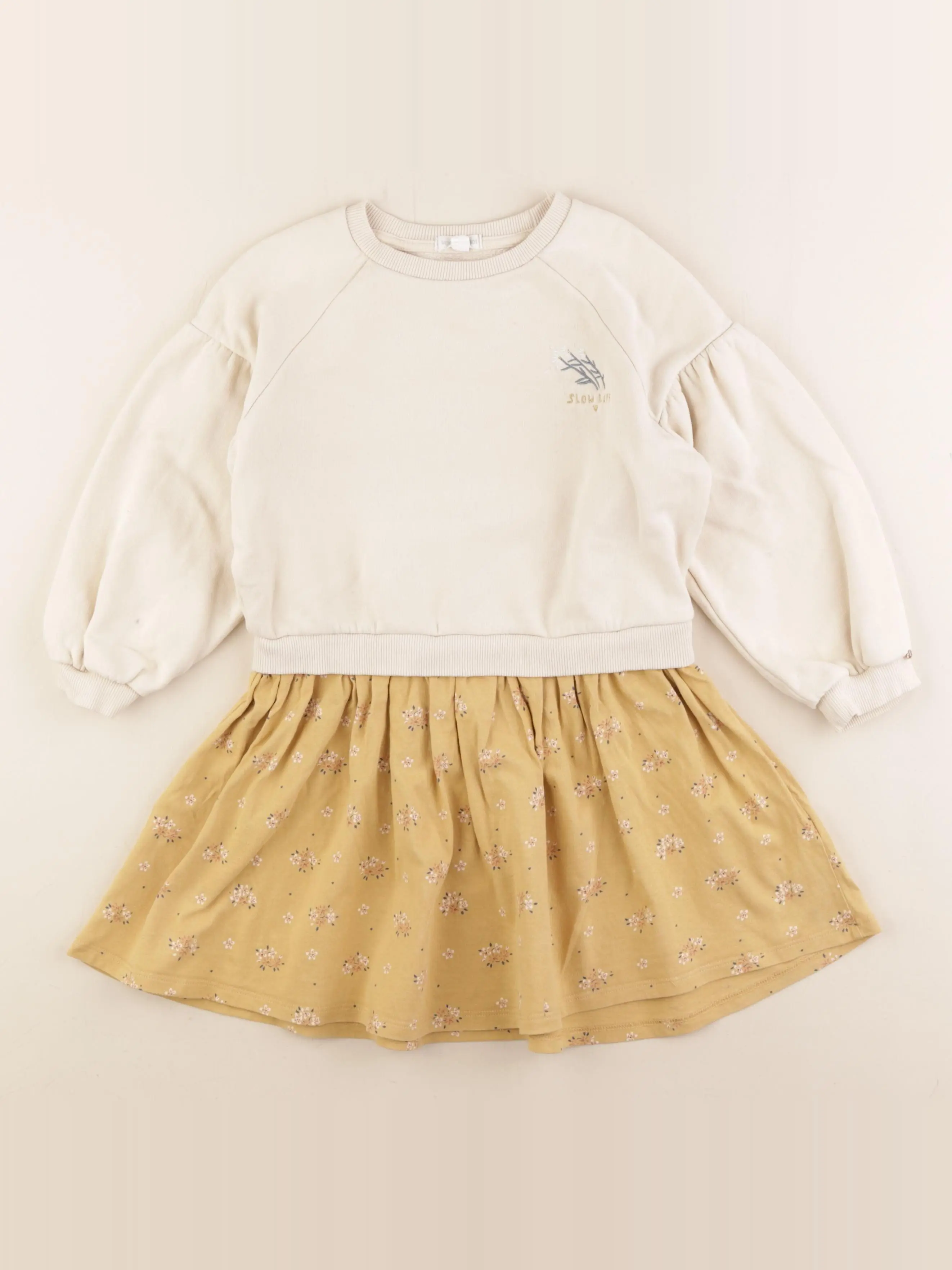 Robe jaune, beige
