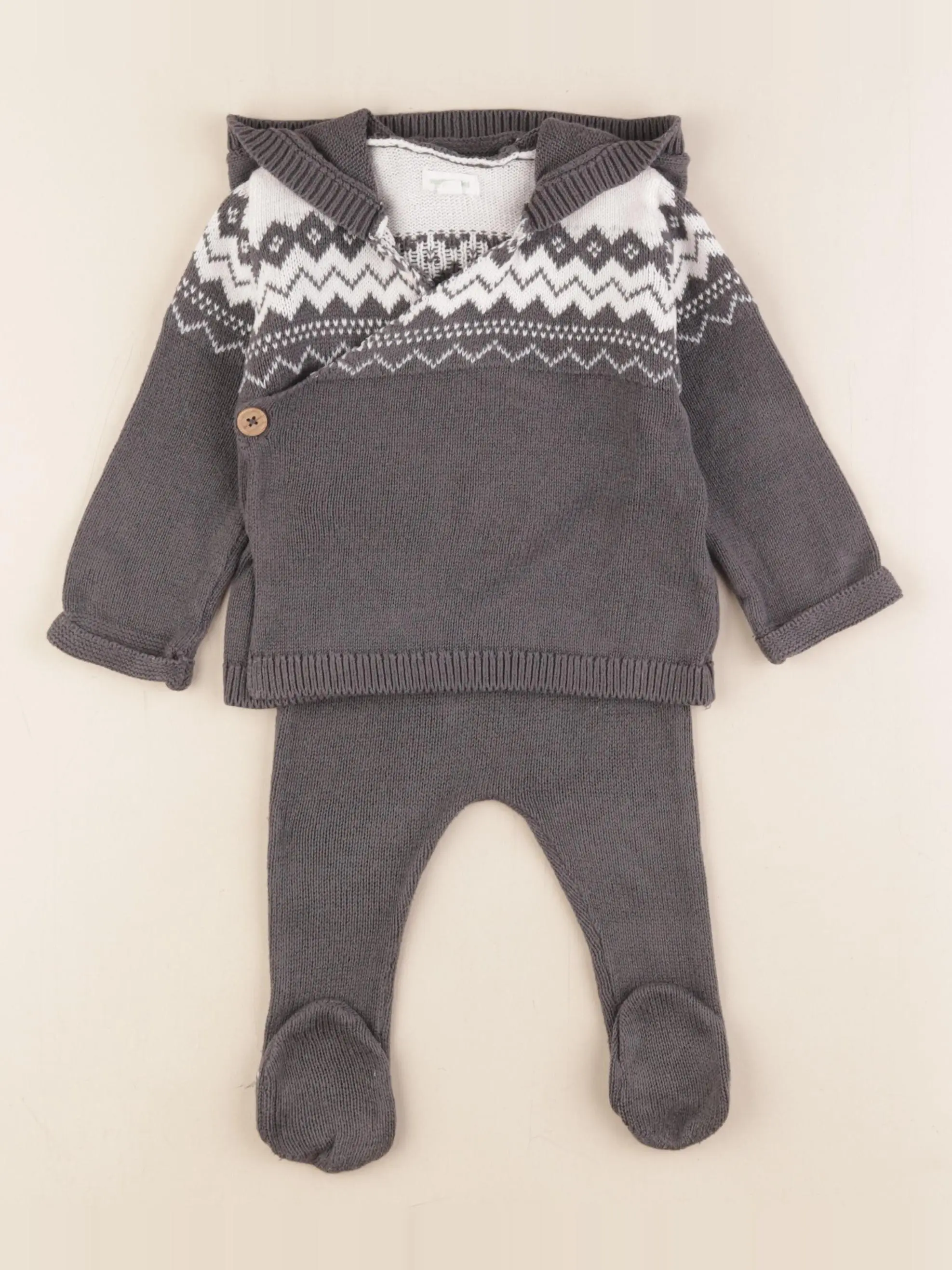 Ensemble gris