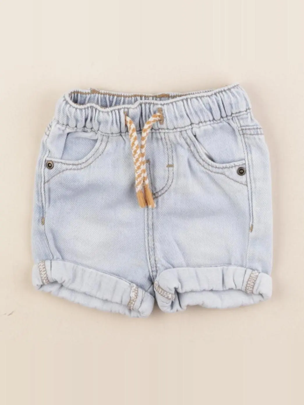 Short bleu