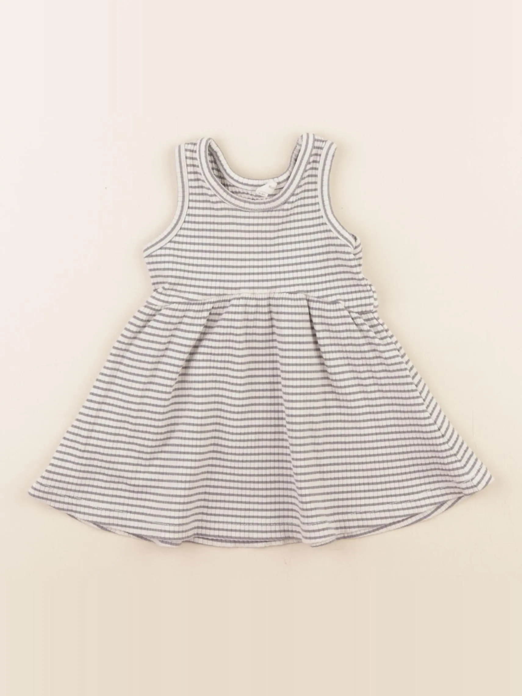 Robe blanc, gris