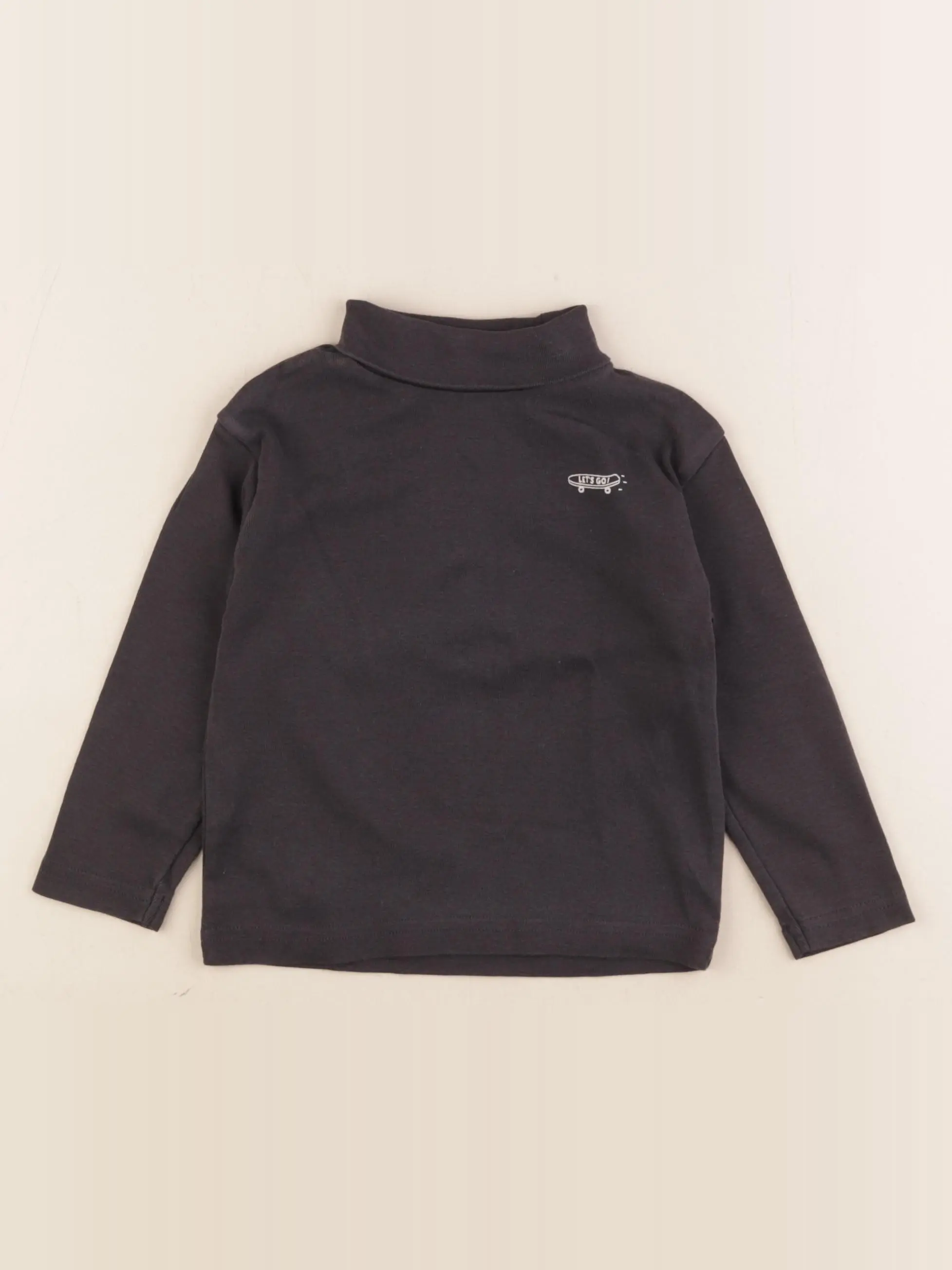 Sous-pull noir