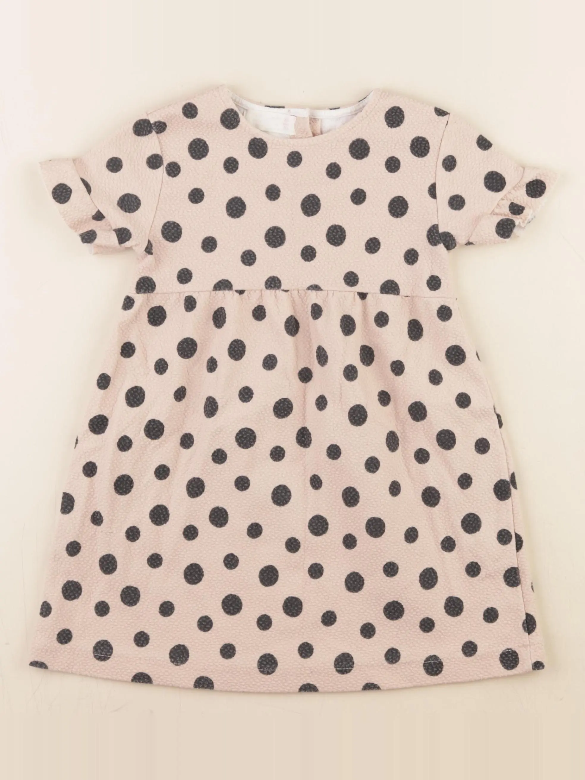 Robe rose, noir