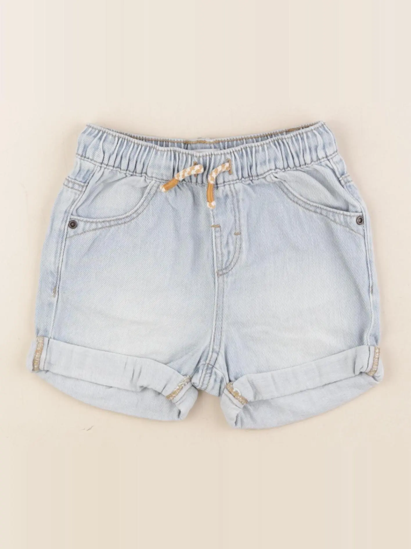 Short bleu