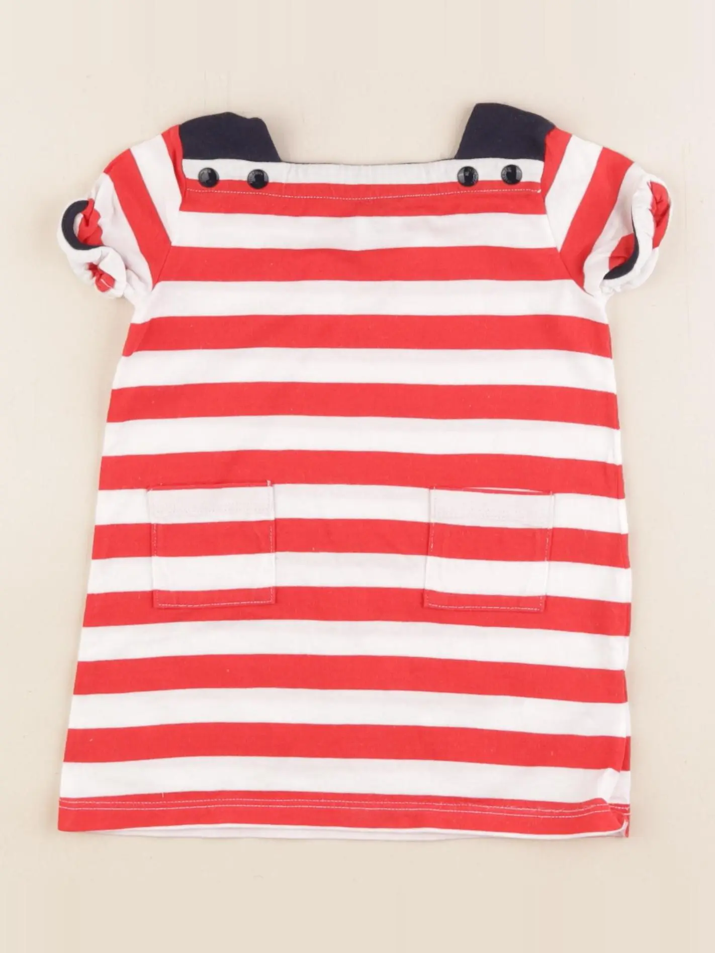Robe rouge, blanc