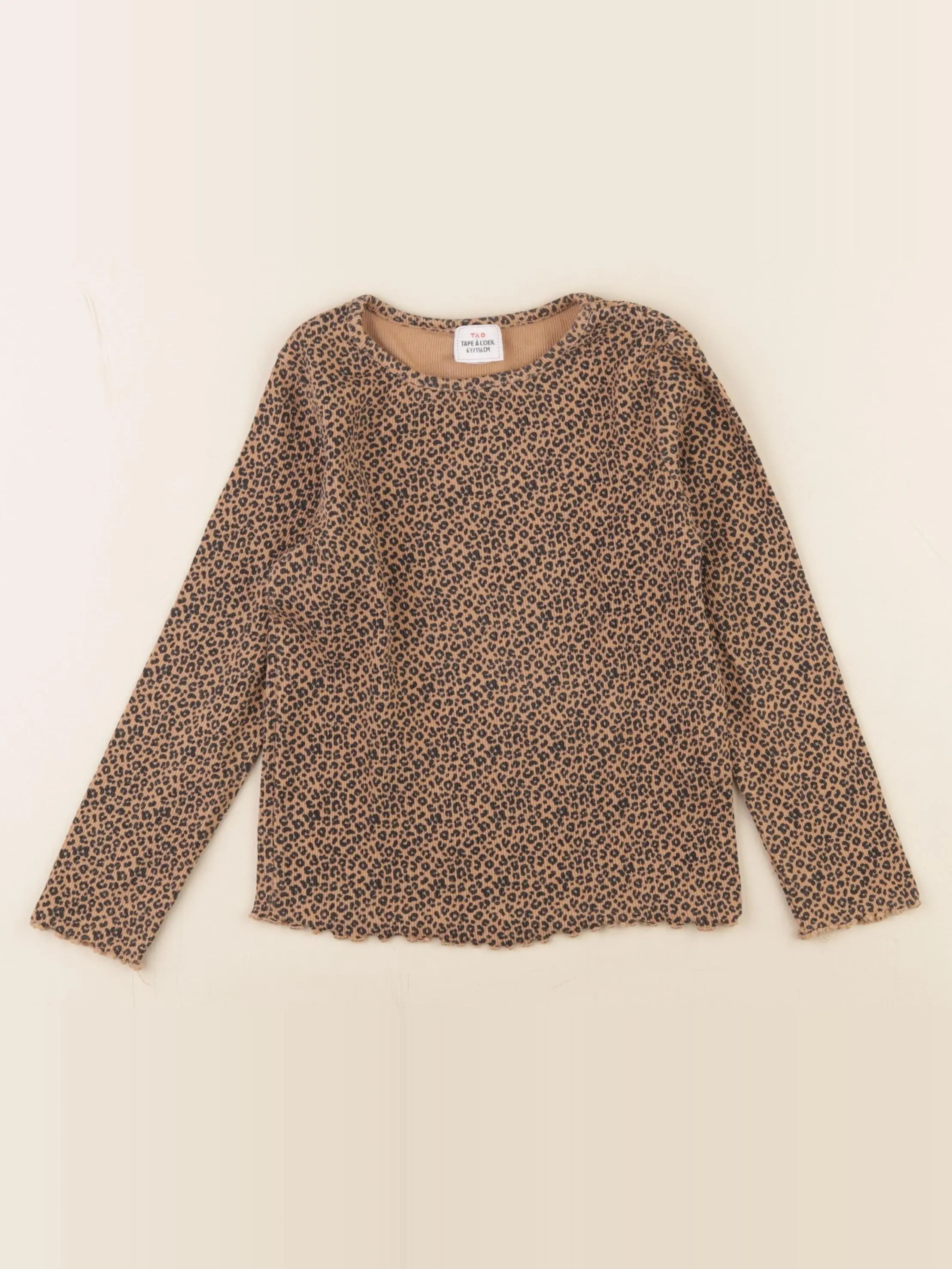 Tee-shirt marron, noir