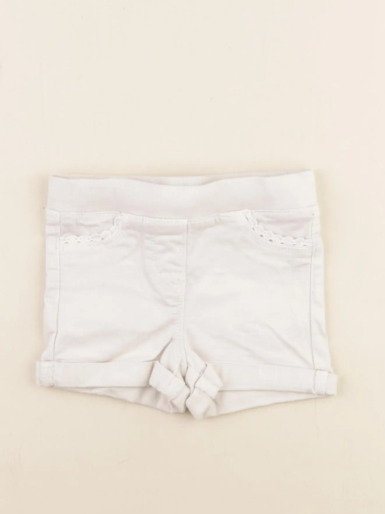 Short beige
