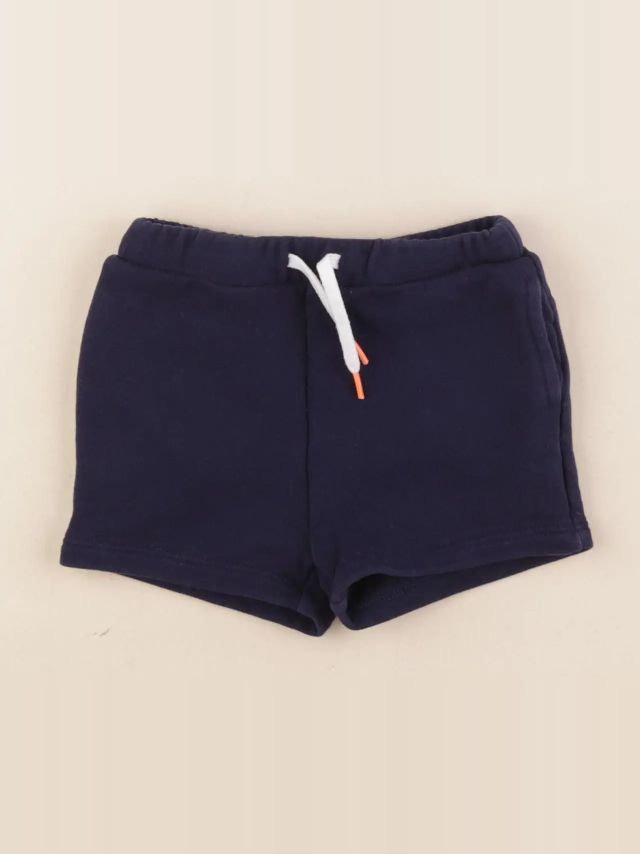 Short bleu