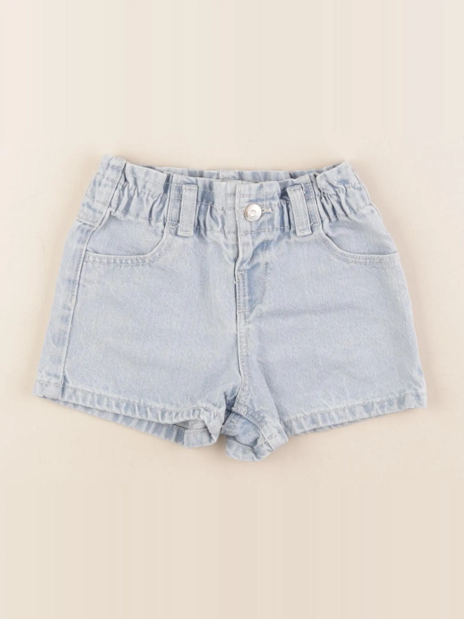 Short bleu