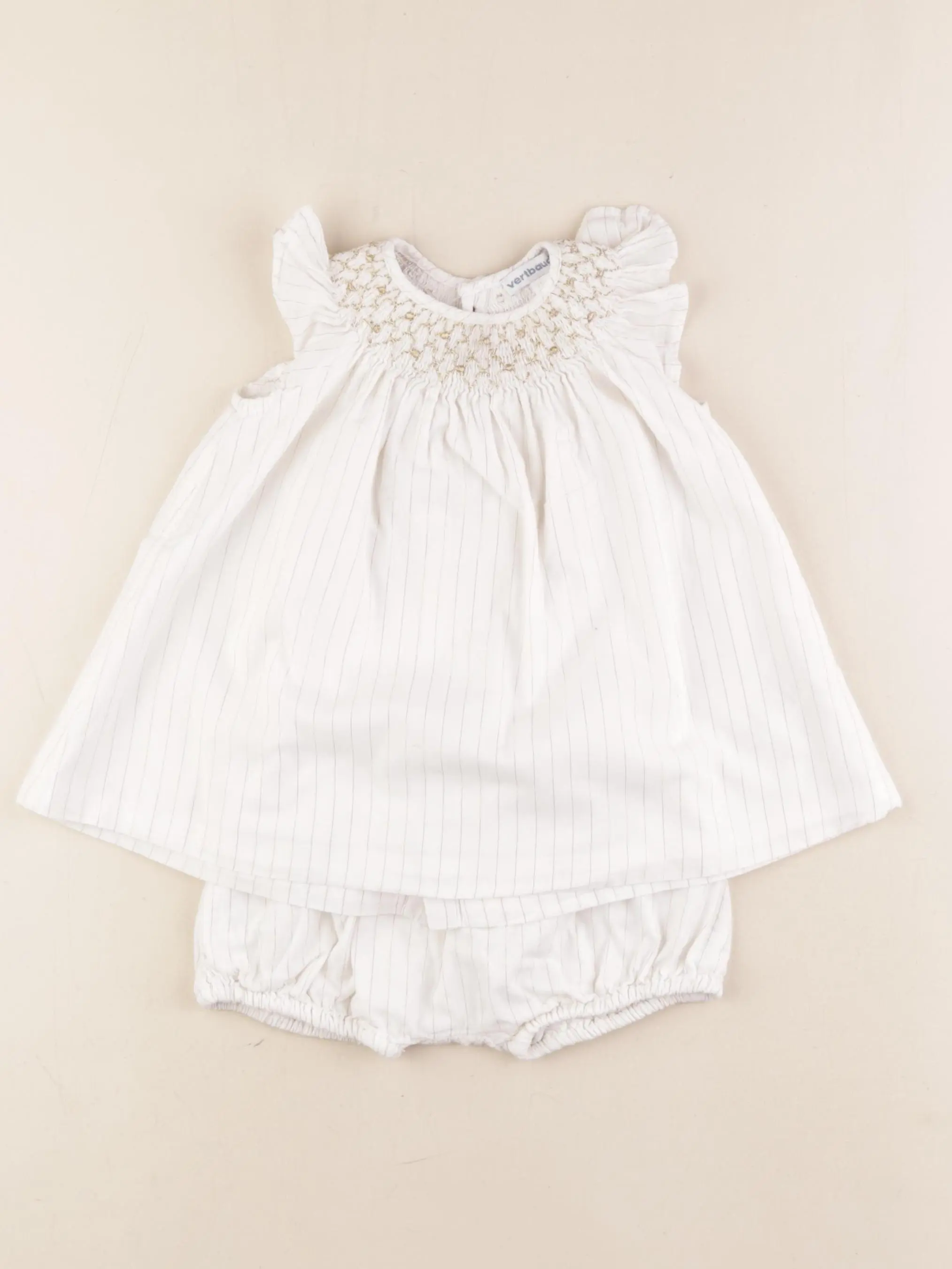 Robe blanc, or