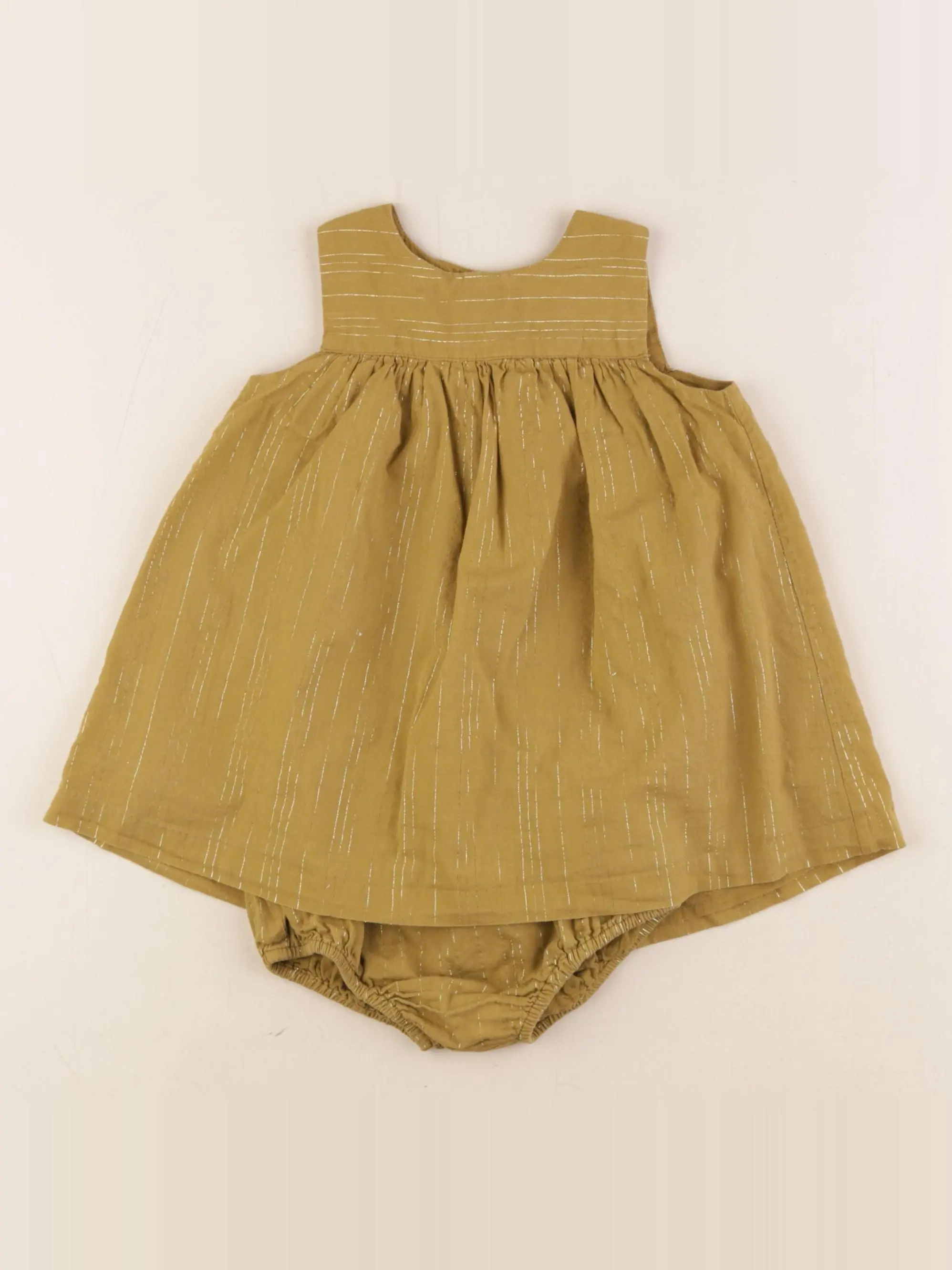 Robe jaune, or