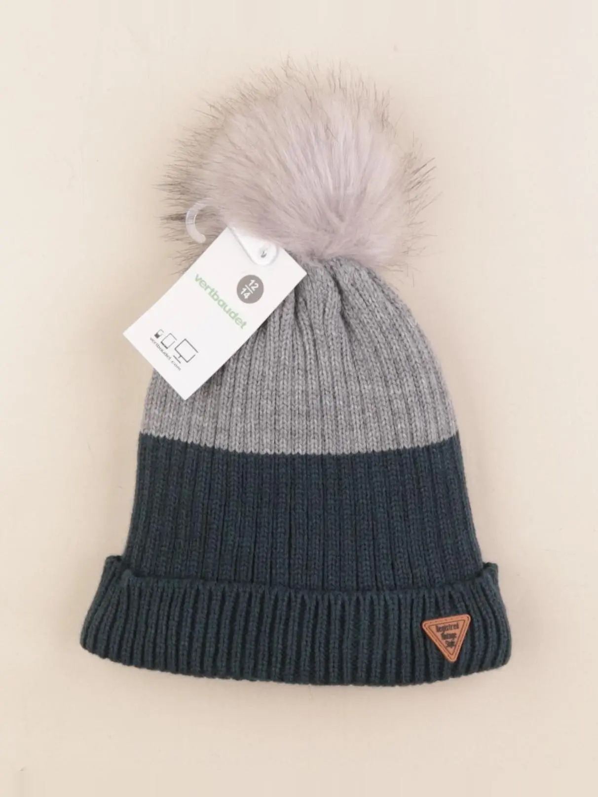 Bonnet gris, vert