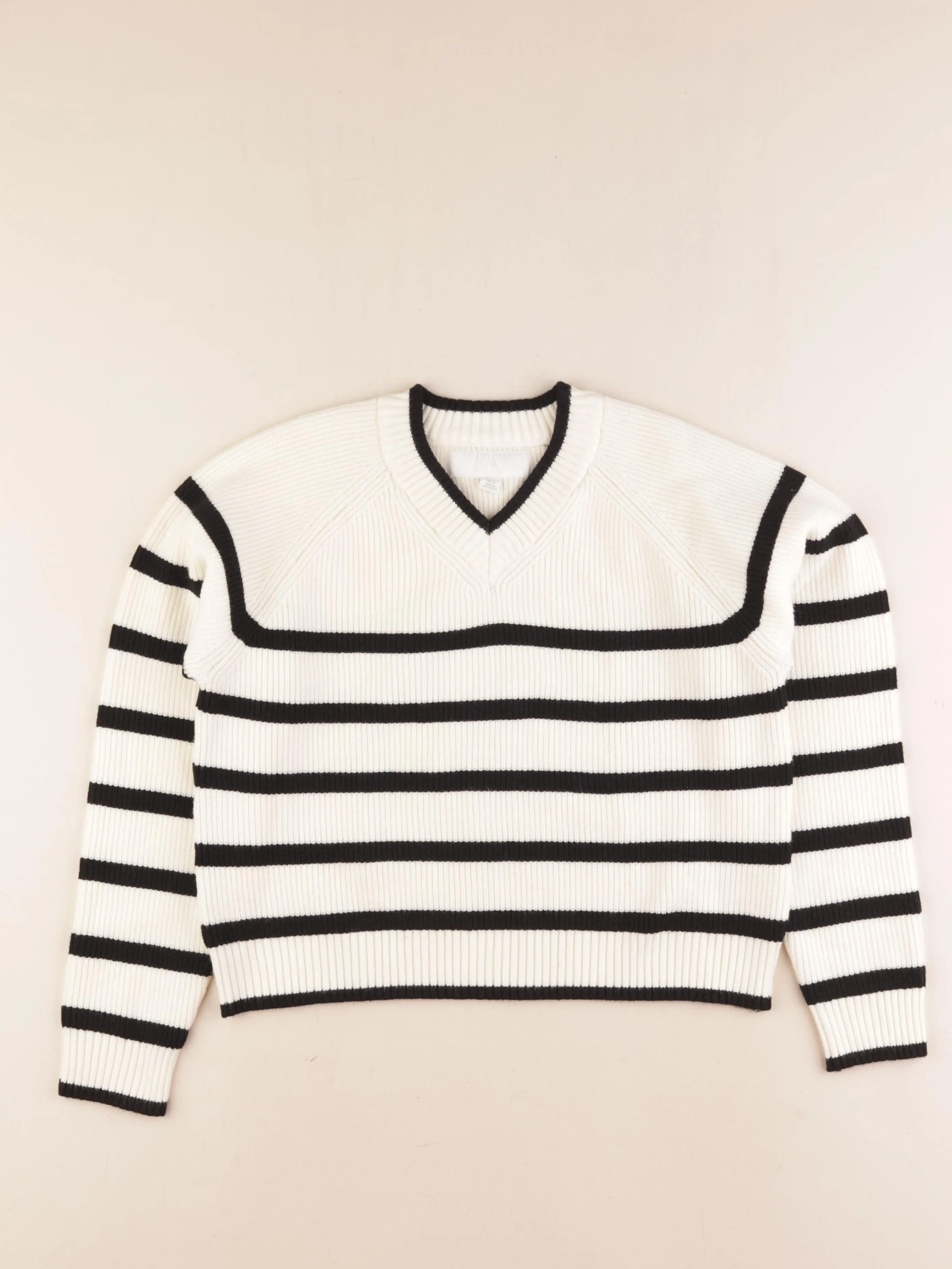 Pull blanc, noir