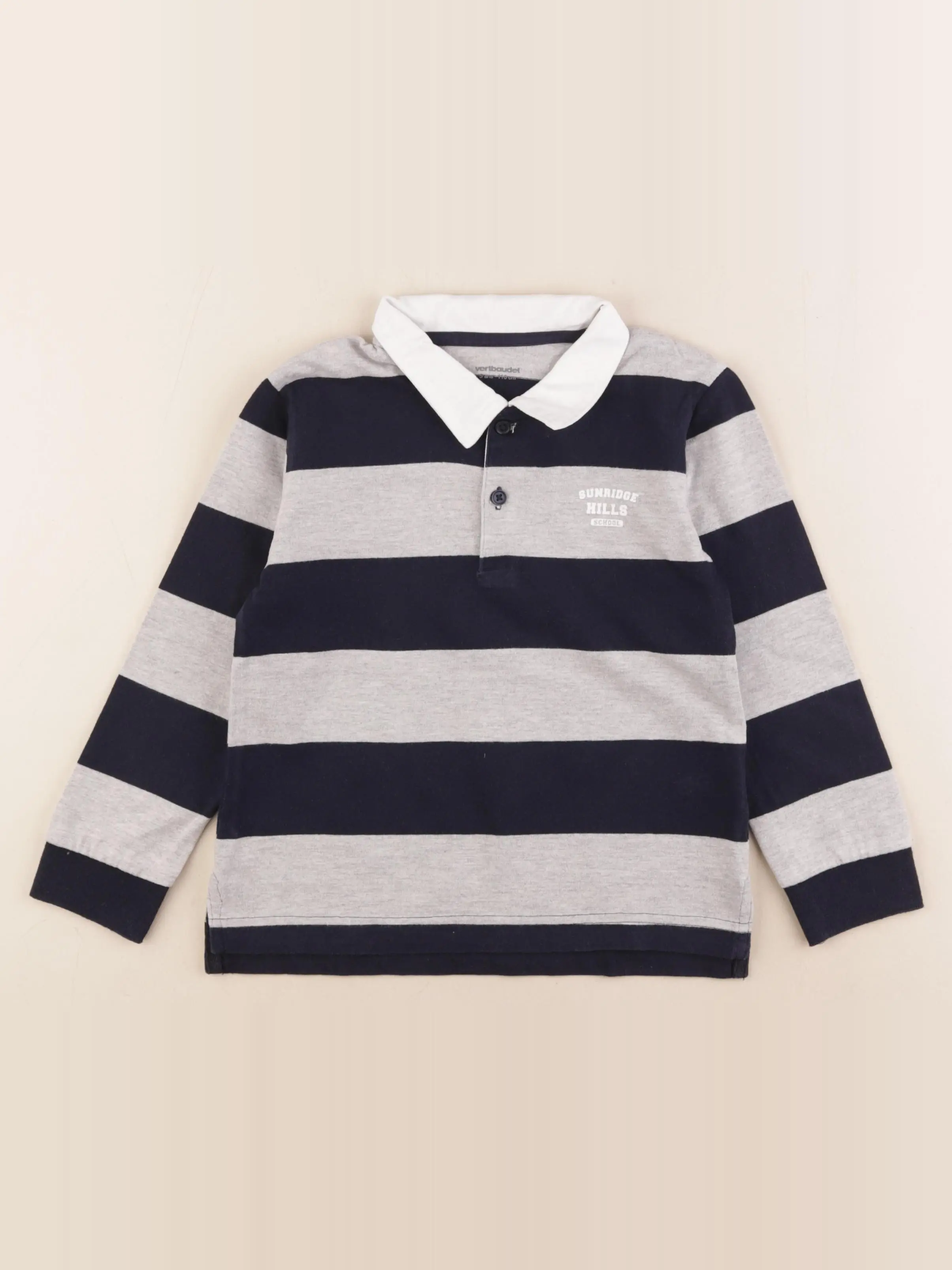 Polo bleu, gris