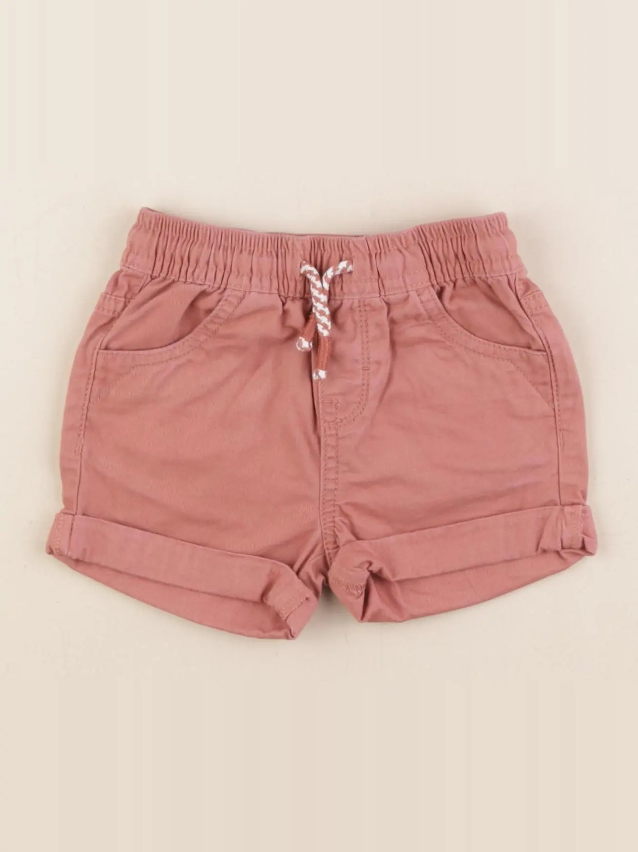 Short rouge