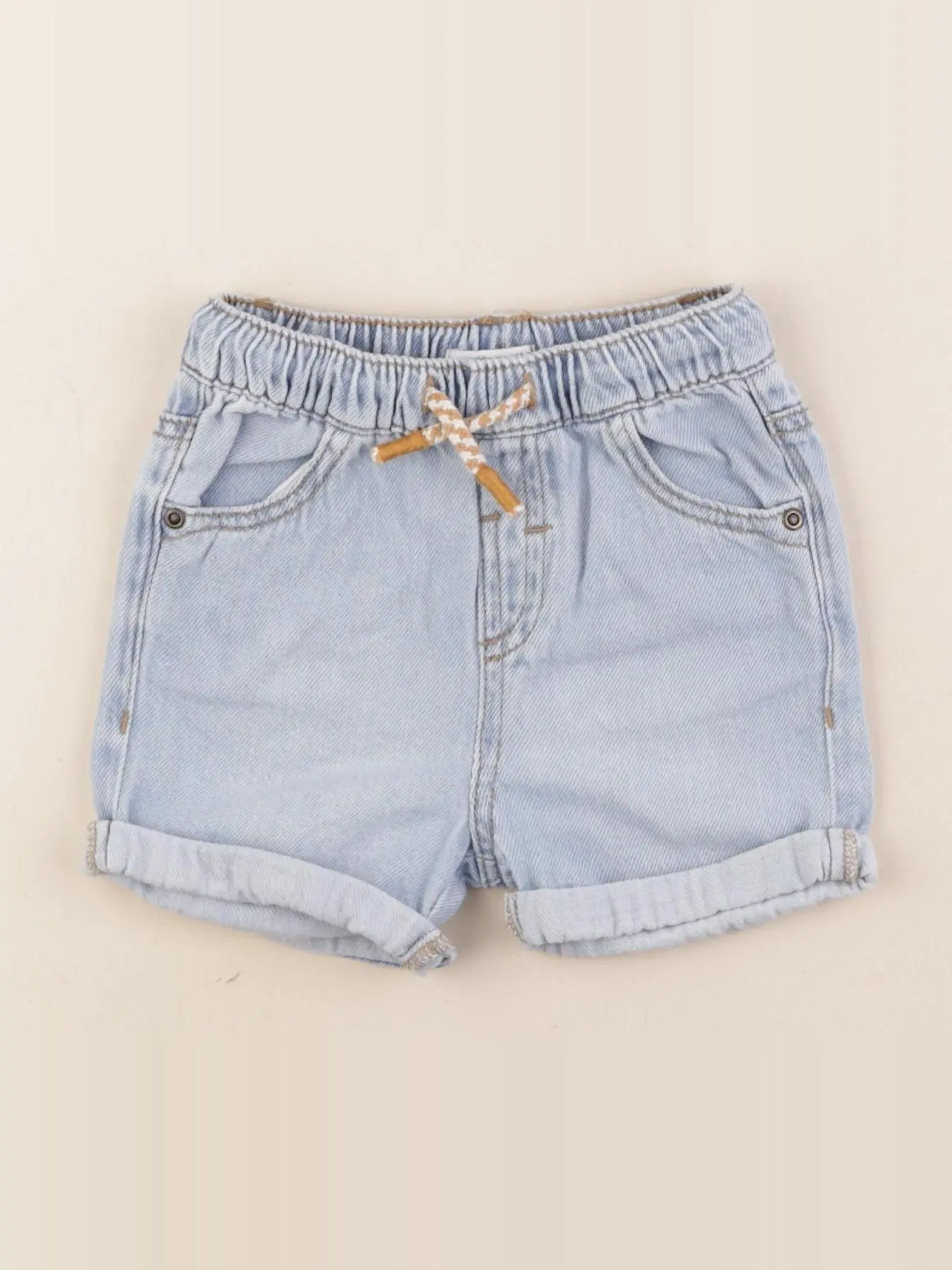Short bleu