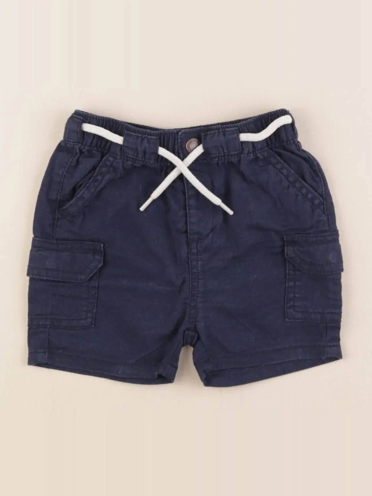 Short bleu