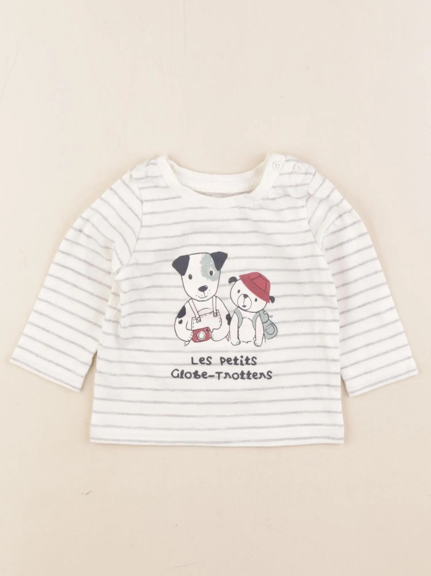 Tee-shirt blanc, gris