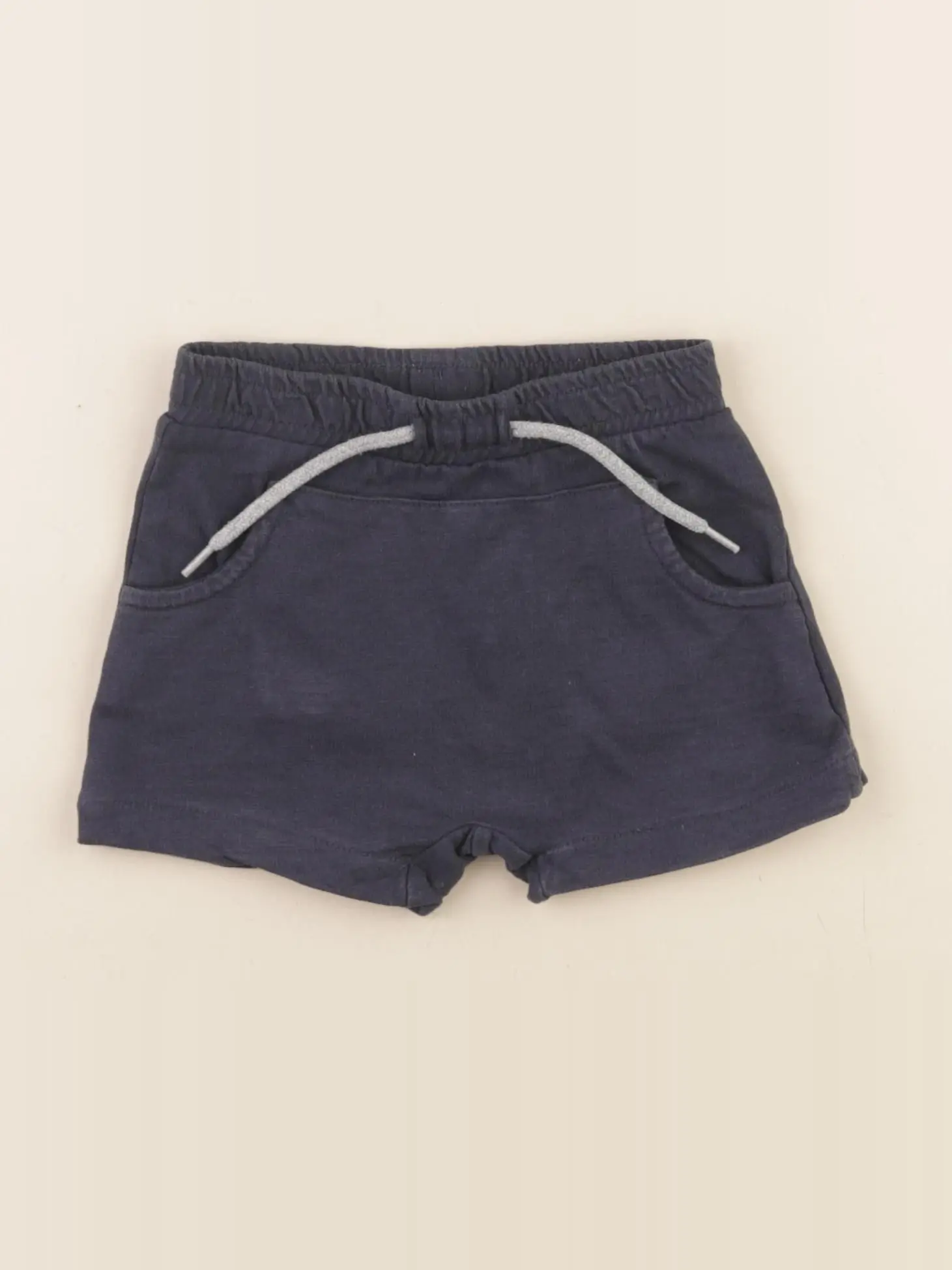 Short bleu
