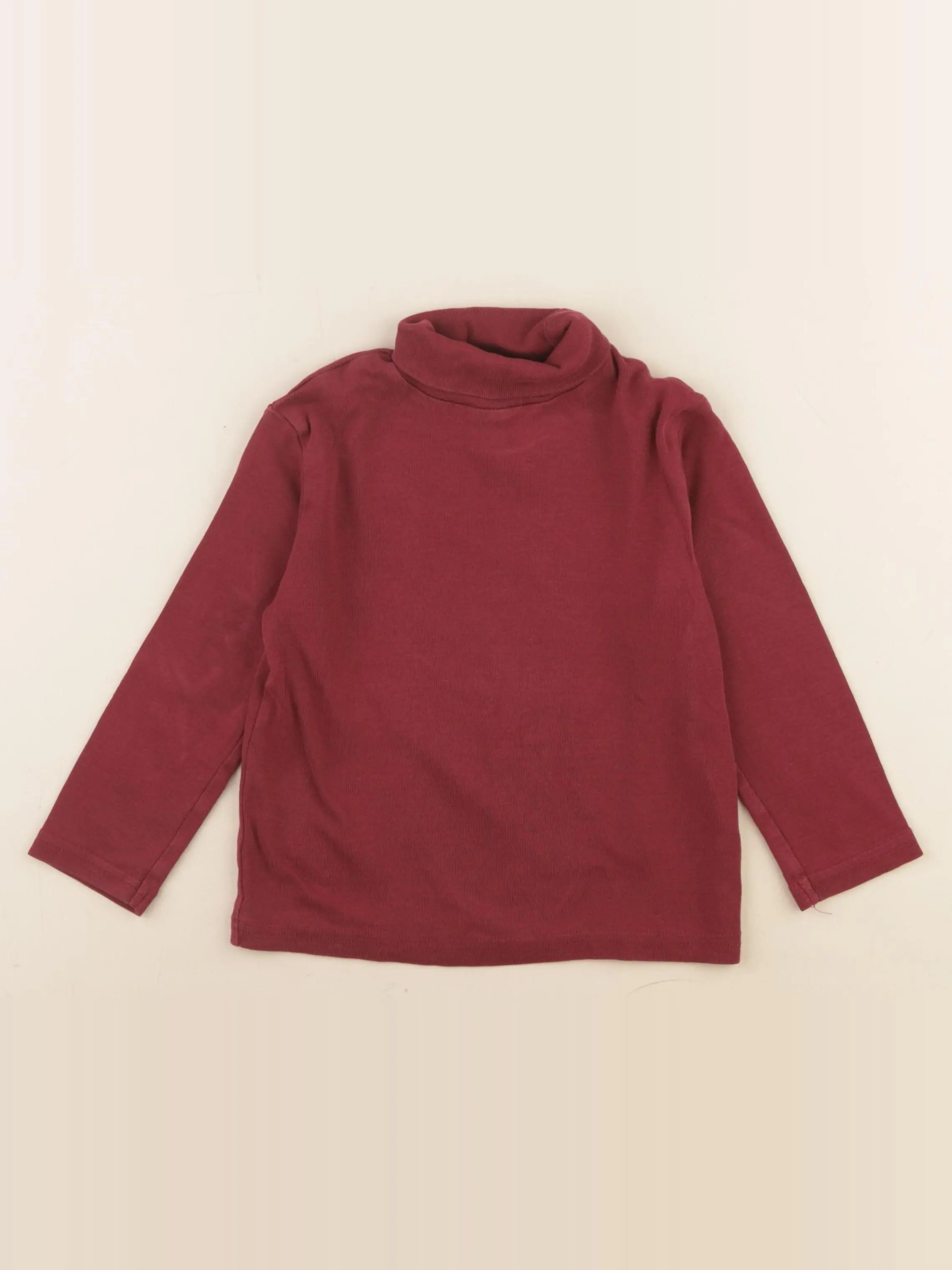 Sous-pull rouge